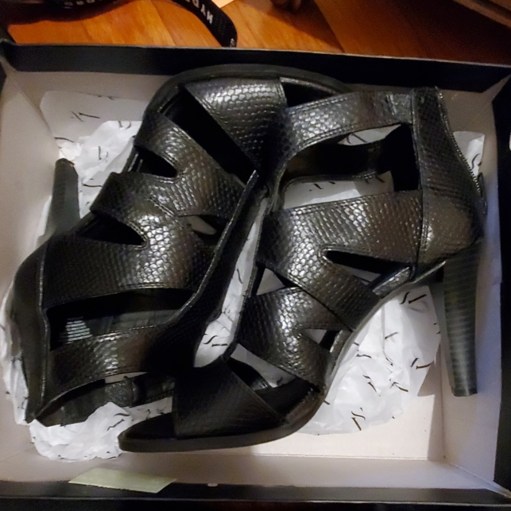 Vera Wang Heels